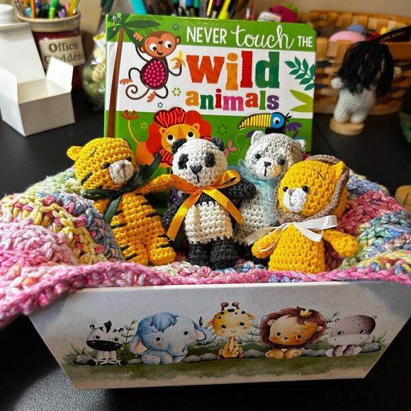 Crochet Baby Zoo Animal Gift Box - Picture 1 of 11